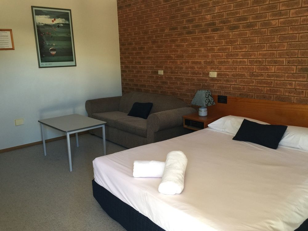 Bridge Motor Inn Tocumwal Buitenkant foto